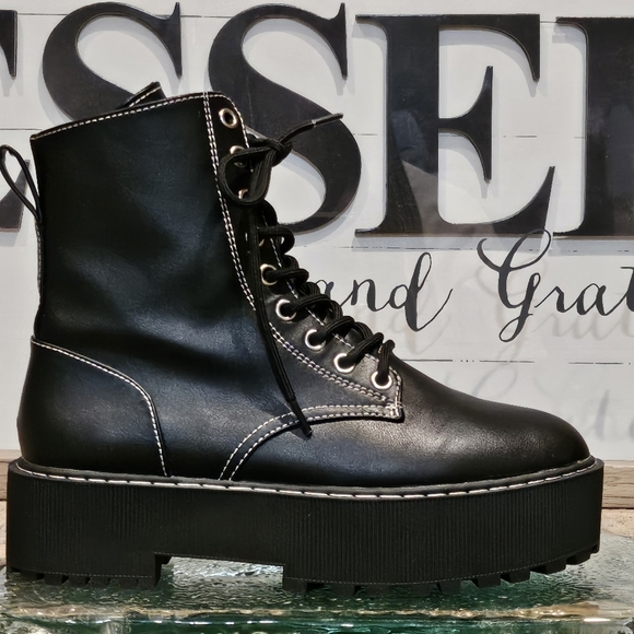 Divided H&M Chunky Combat Moto Side Zip Boots Wmns 7 - Picture 3 of 10